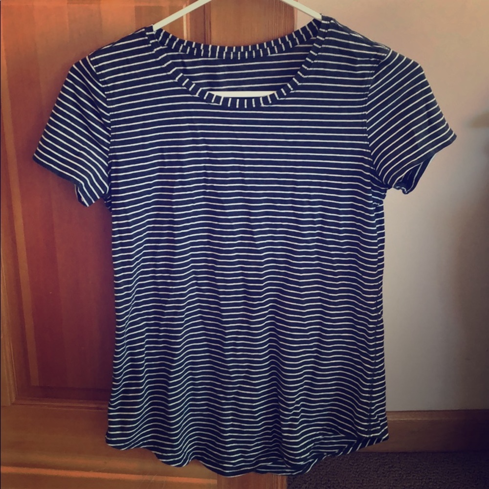 Worn once LULULEMON love tee